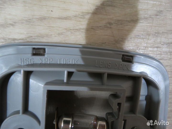 Плафон салонный Mitsubishi Outlander XL