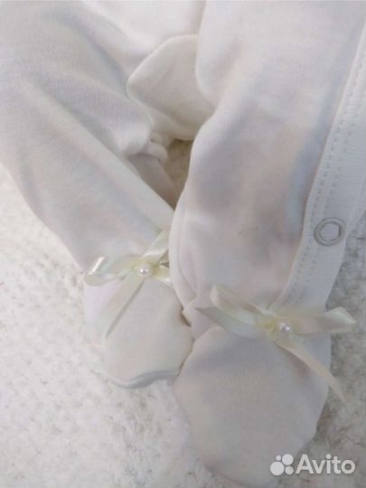 Комбинезон на выписку +пинетки вязаные