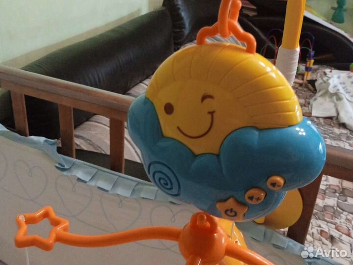 Музыкальный мобиль на кроватку