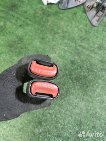 Защелка ремня безопасности задняя Jeep Grand