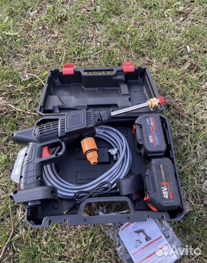 Аккумуляторная мини мойка высокого давления