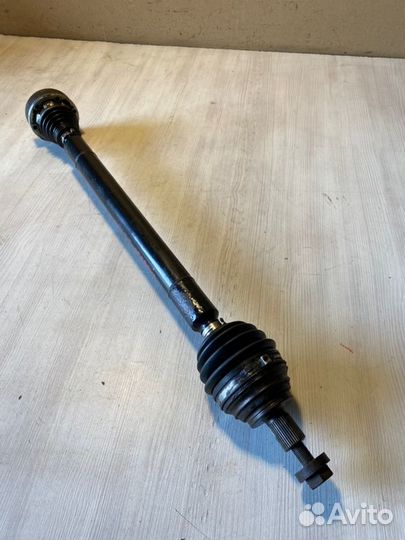 Привод правый Volkswagen Golf 5 BSE