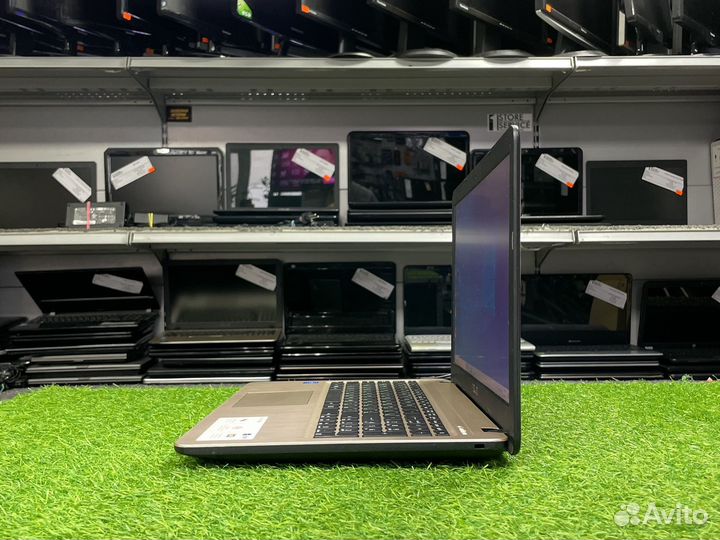 Ноутбук Asus VivoBook D540MA