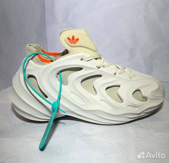 Кроссовки adidas