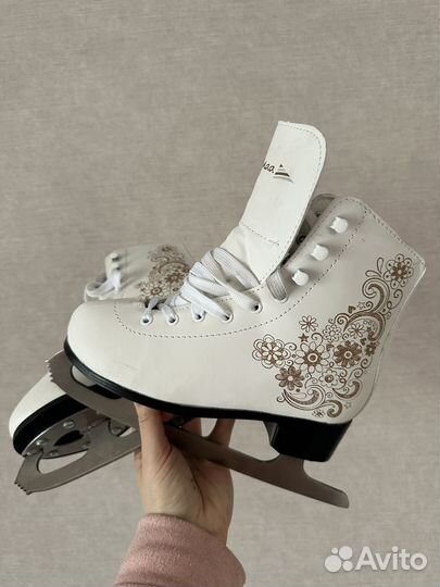 Коньки фигурные