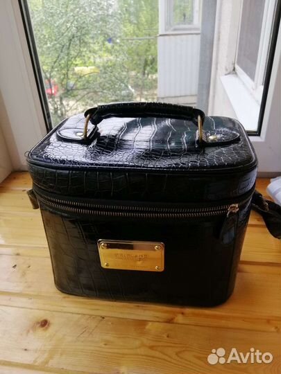 Бьюти кейс с украшениями