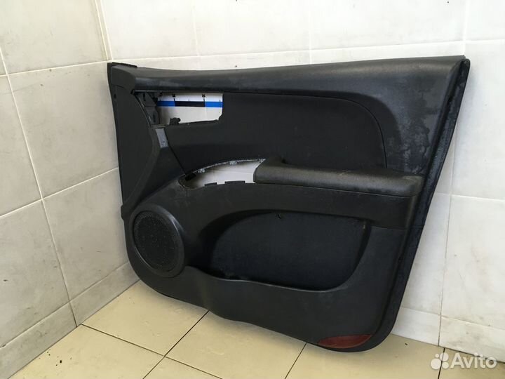 Обшивка двери передней правой Sportage 2004-2010