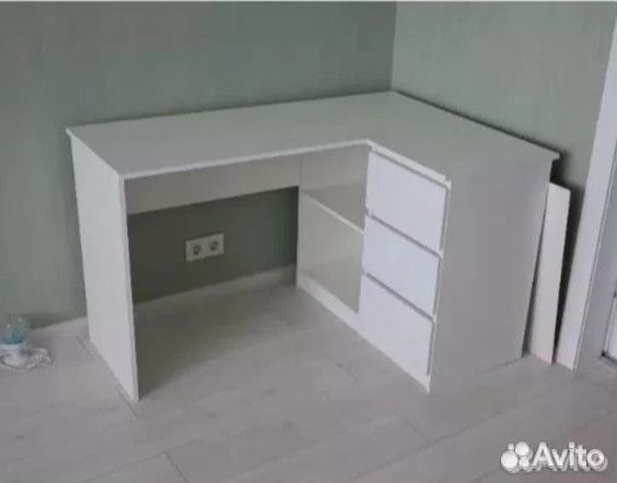 Угловой стол 