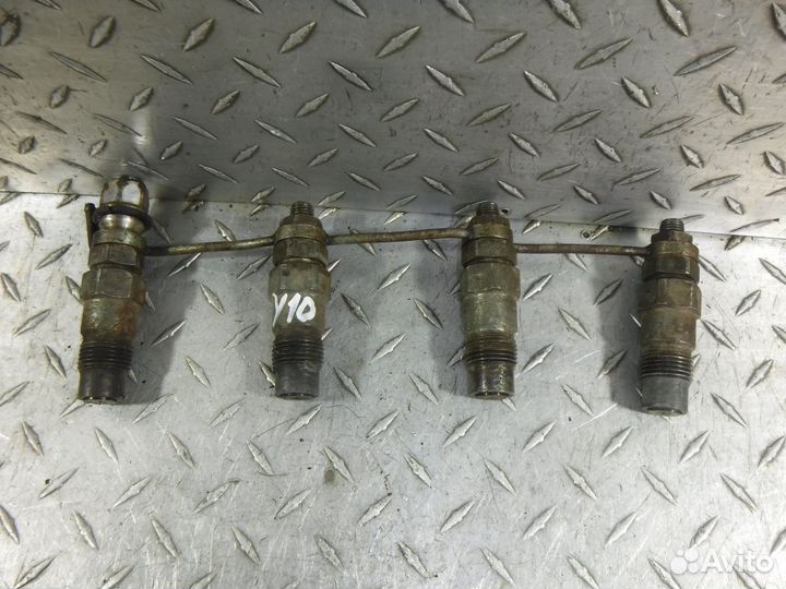 Форсунка топливная Nissan Sunny Y10