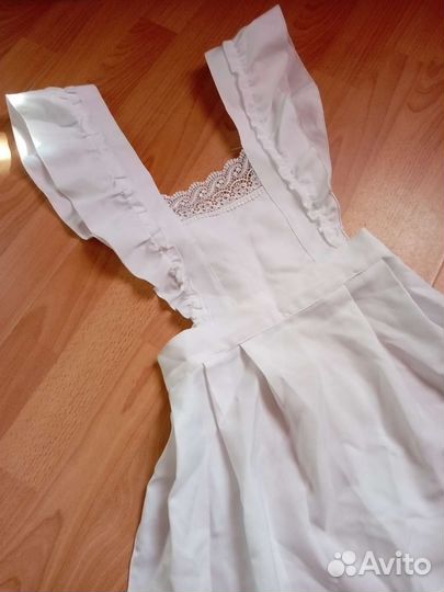 Белый школьный фартук