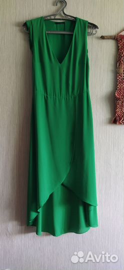 Платье с асимметричным подолом