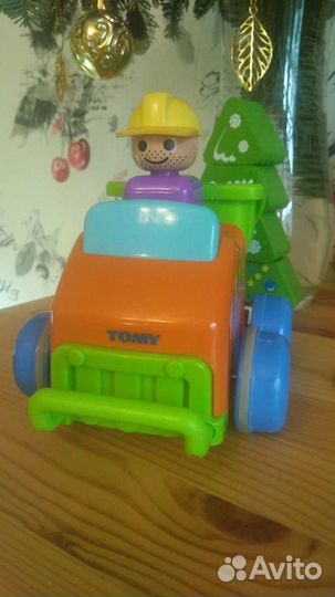 Tomy безопасная машинка для малышей