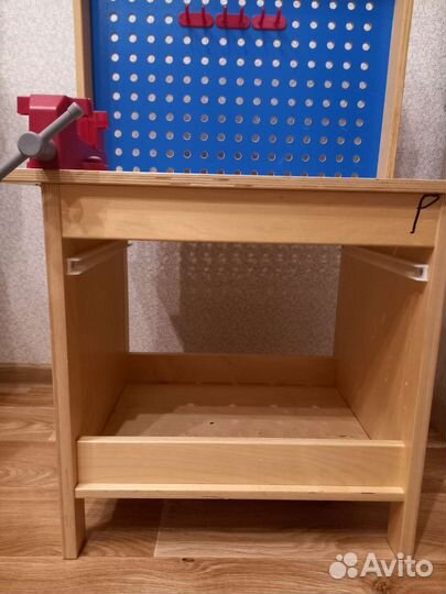 Стол с тисками под инструменты для мальчиков