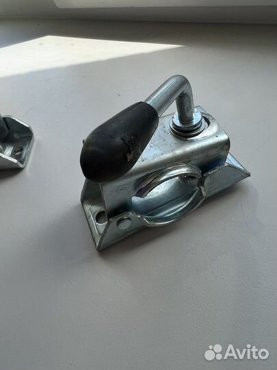 Устройство крепления опорного колеса d48 на прицеп