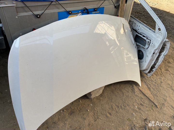 Hyundai solaris дверь