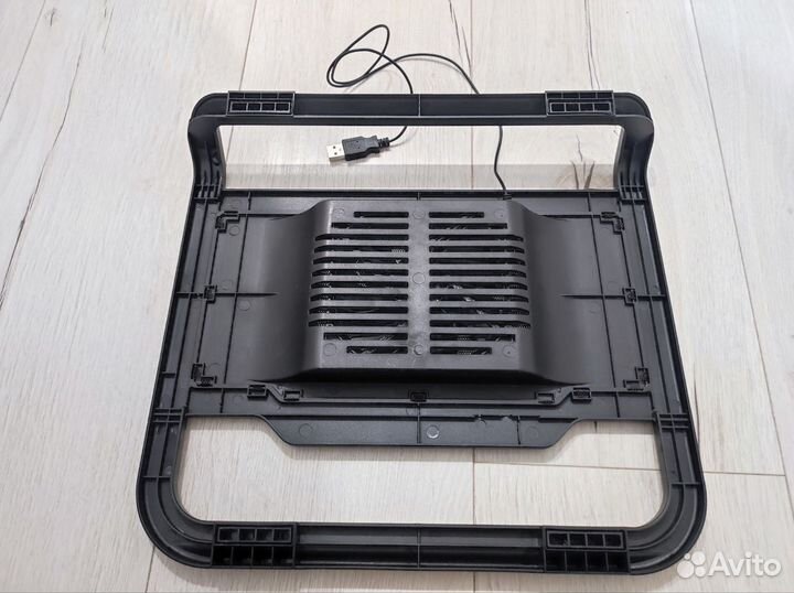 Охлаждающая подставка для ноутбука