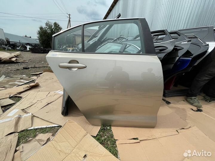 Задняя правая дверь Тойота Королла Е210