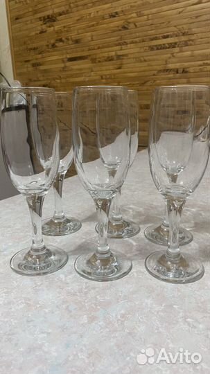 Пивные кружки, фужеры для вина и шампанского