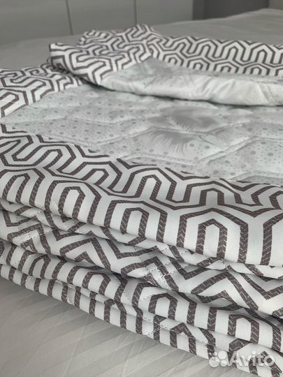 Пледы и покрывало