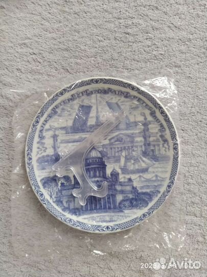 Настенная тарелка