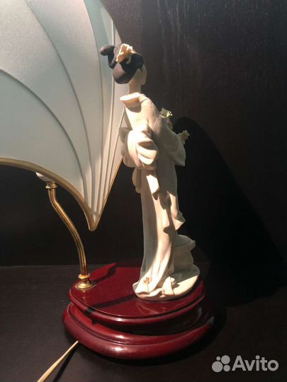 Лампа настольная винтаж италия