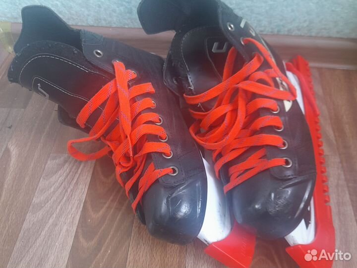 Коньки хоккейные ccm