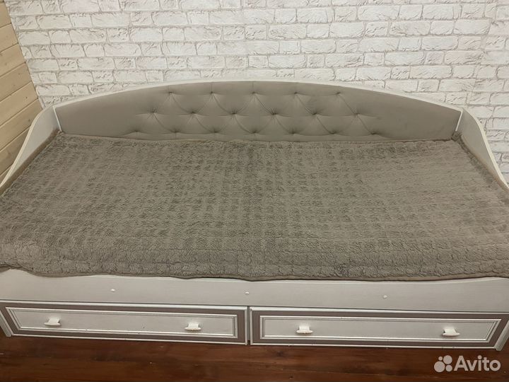 Кровать с матрасом бу