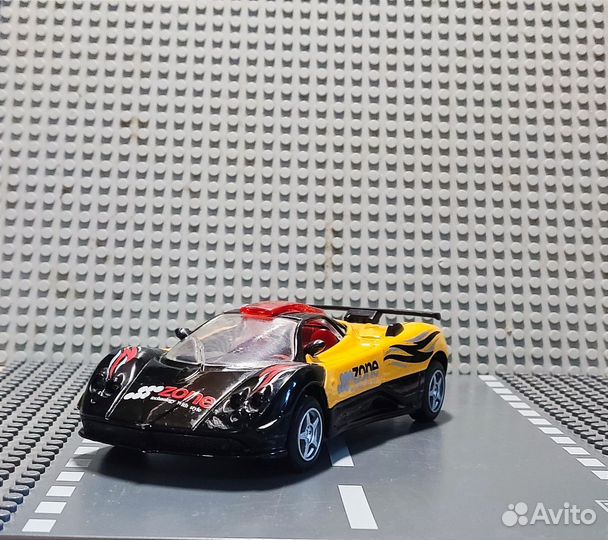 Машинка Pagani zonda 1/24