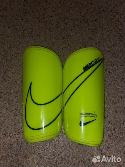 Щитки футбольные nike