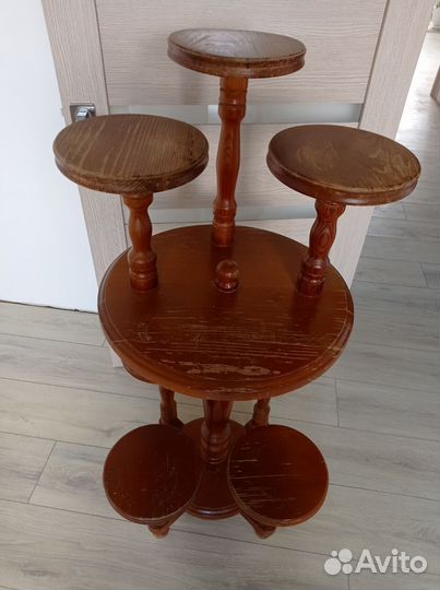 Подставка для цветов деревянная