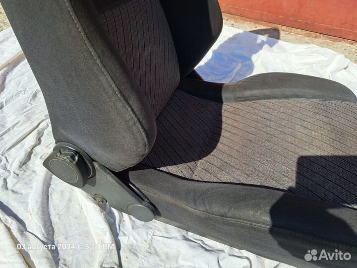 Продам сиденья Recaro (пара)