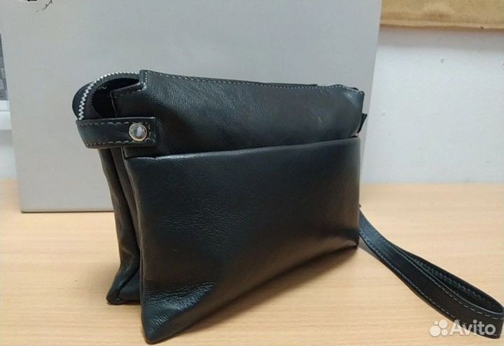 Кожаный клатч. Кошелёк на молнии