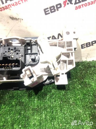 Блок управления отопителем Renault Sandero хетчбэк