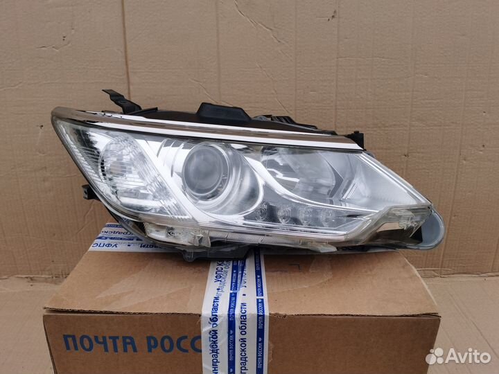 Toyota Camry V 55 фара передняя правая оригинал