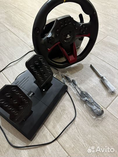 Игровой руль с педалями