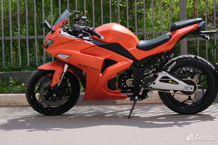 Электромотоцикл Yamaha R3