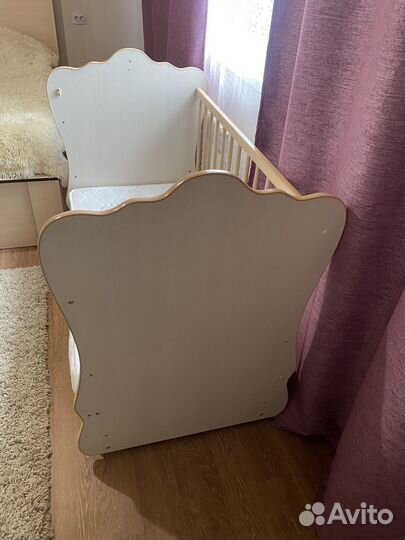 Детская кровать с маятником и ящиком