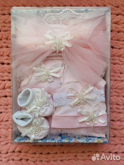 Комплект на выписку для девочки