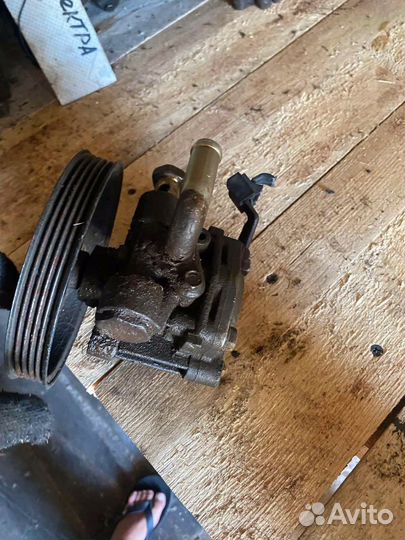 Насос гидроусилителя Mitsubishi lancer cedia