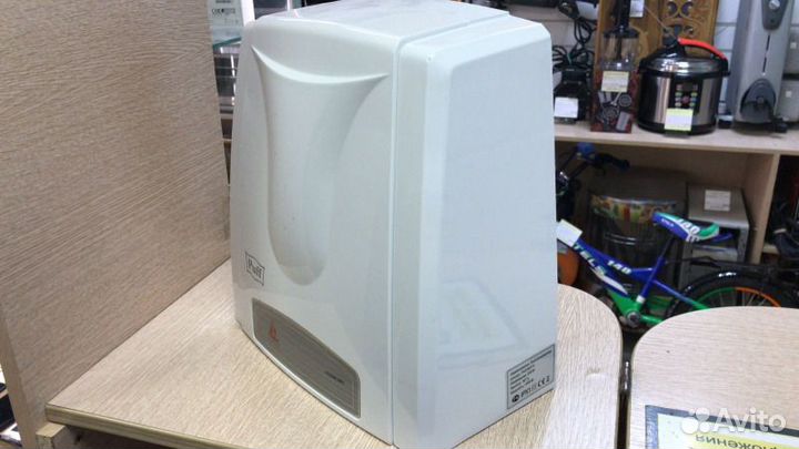 Электросушитель для рук puff-8811a