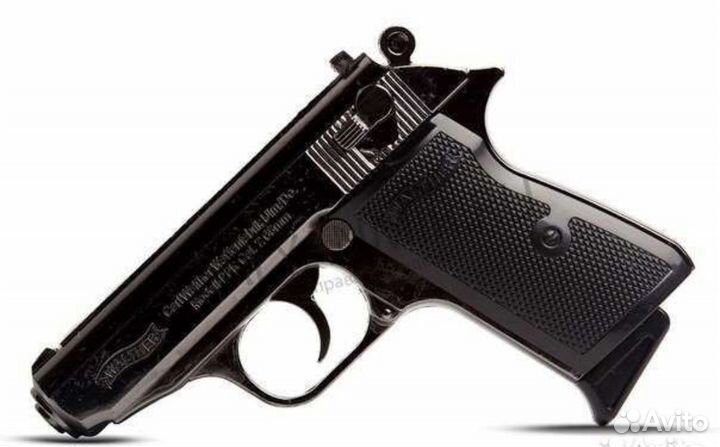 Зажигалка пистолет в кабуре