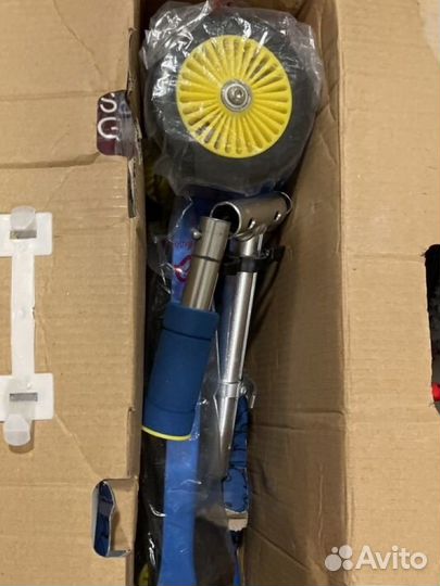 Самокат трехколесный