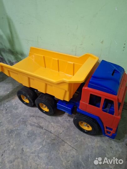 Игрушка большая машинка