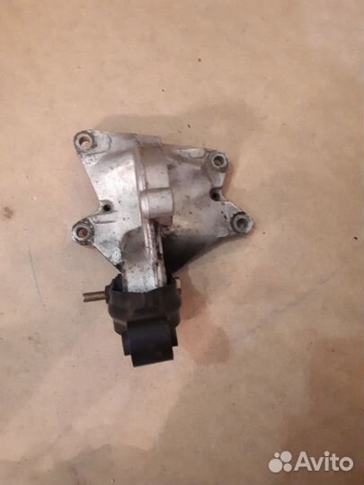 Кронштейн Промежуточного Вала Peugeot 206