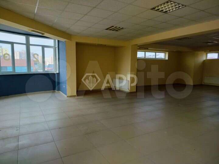 Сдам торговое помещение, 350 м²