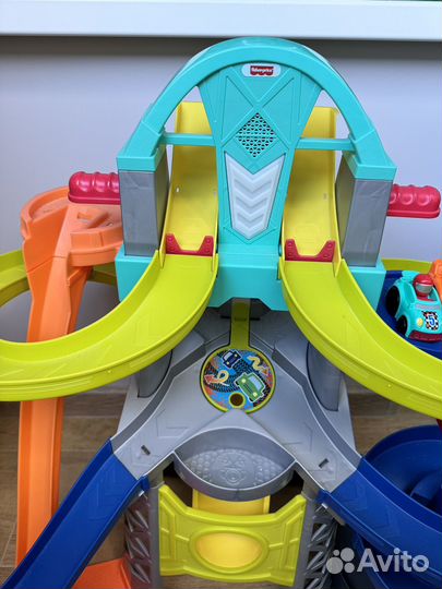 Гоночный трек с машинками