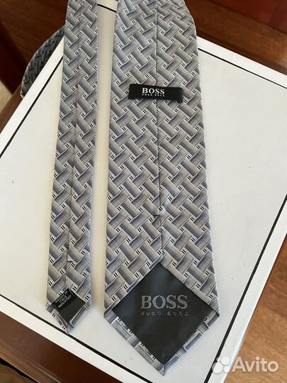 Галстук мужской (италия) фирма Hugo boss