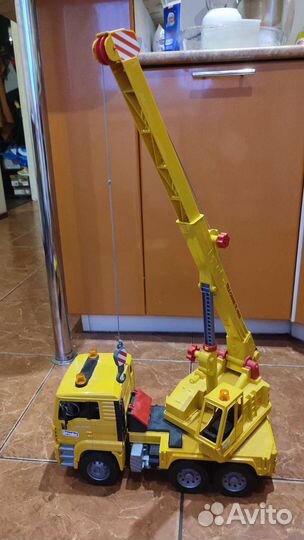 Подъемный кран Bruder игрушка