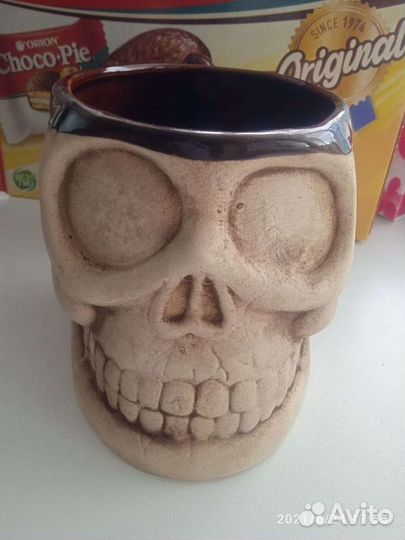 Кружка с черепом