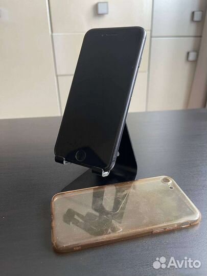 Телефон iPhone 7 32gb